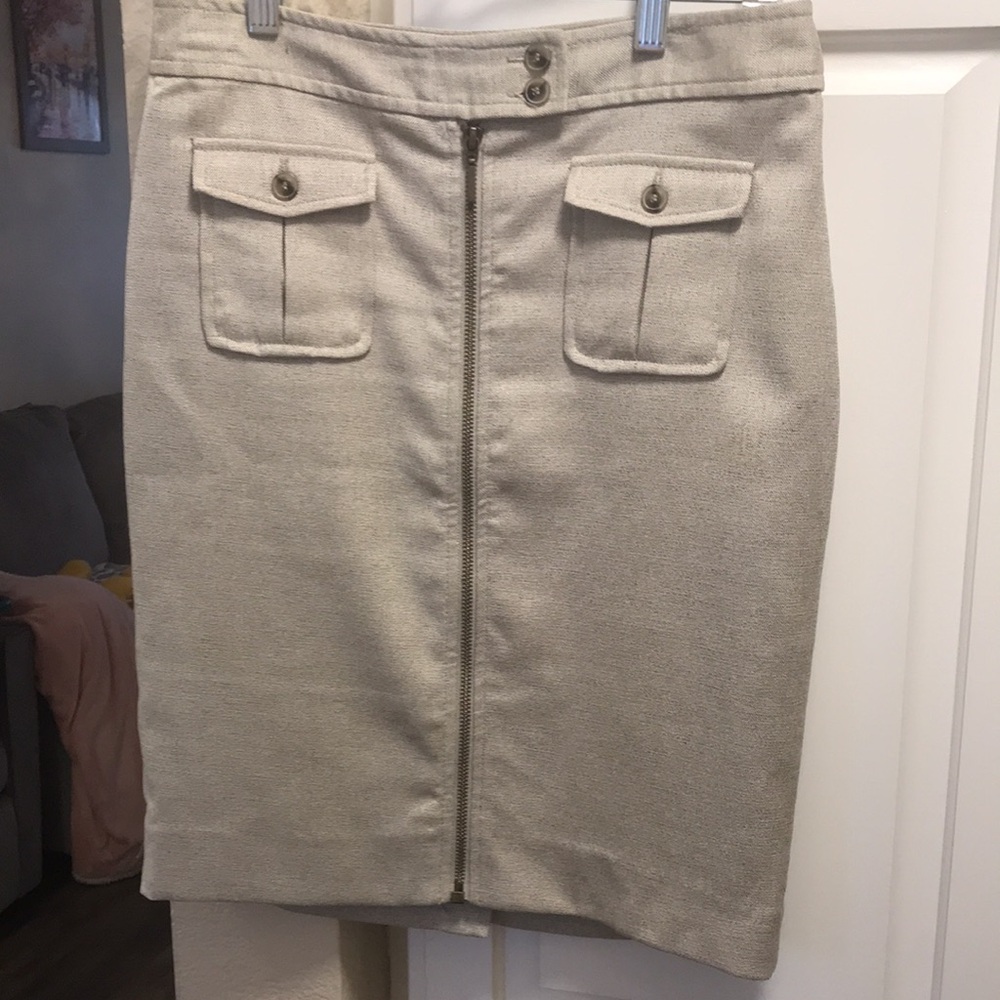 The Limited Oatmeal/beige exposed zipper pencil skirt - Picture 4 of 11